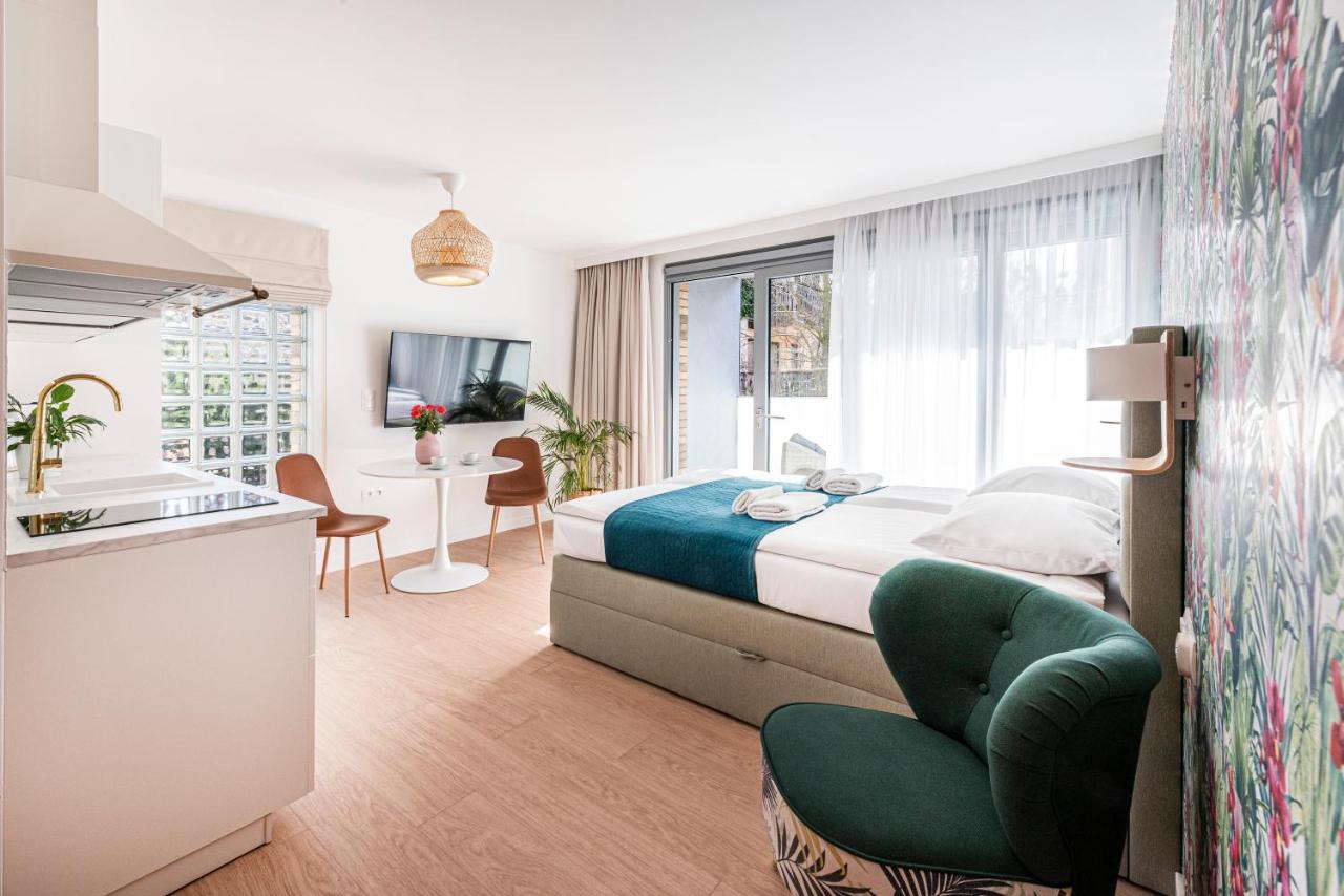 Lapwing Aparthotel *